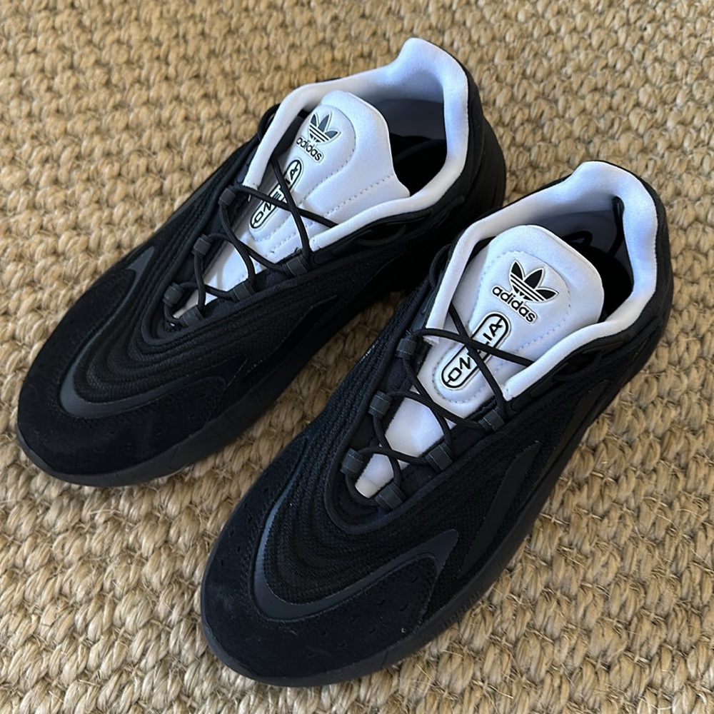 Boys Adidas Ozelia adiPRENE black sneakers (7)
